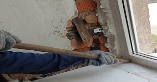 Демонтаж оконных откосов по выгодной цене от 525 руб. в Добрянке - Сварной-Дбр